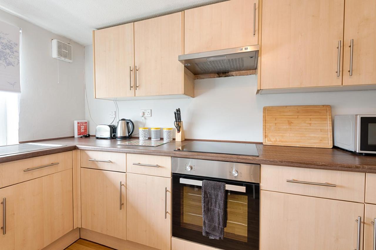 Free Parking, Spacious Rooms, Smart Tv'S All Rooms Swansea Exterior photo